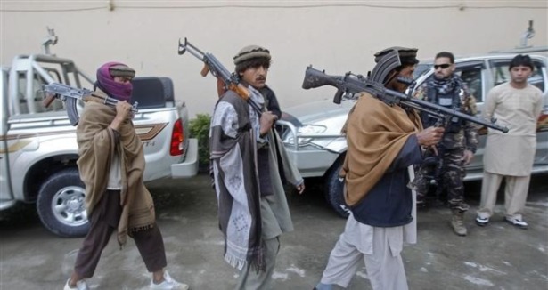 Afganistan'da 2 Taliban komutanı öldürüldü