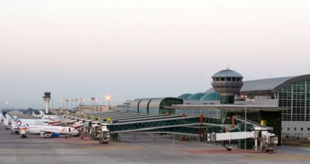 İzmir uçağındaki kaçak yolcunun korkunç ölümü