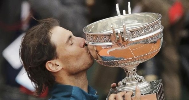 Nadal tenis tarihine geçti
