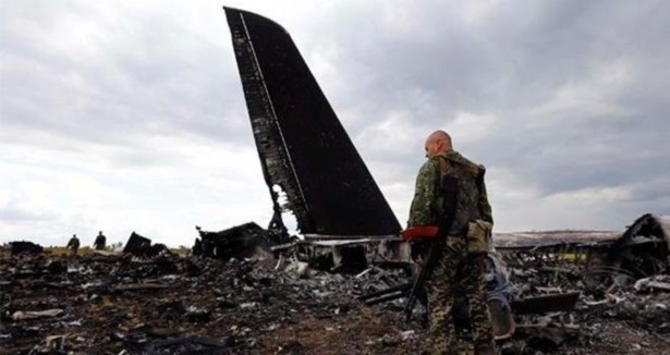 Ukrayna'da askeri kargo uçağı düşürüldü