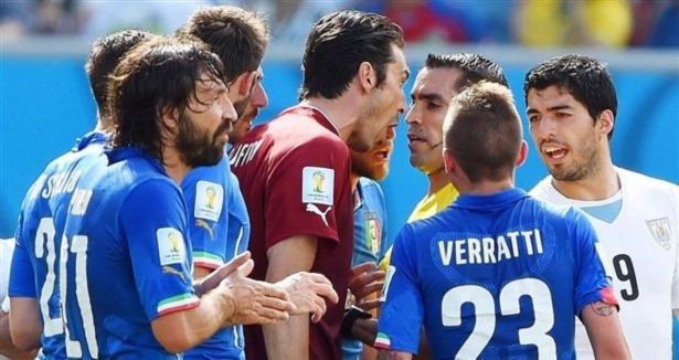 İtalya:0 Uruguay:1 (Maç özeti)