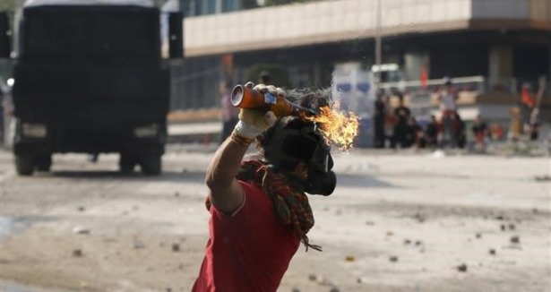 Taksim'de terör estirdiler