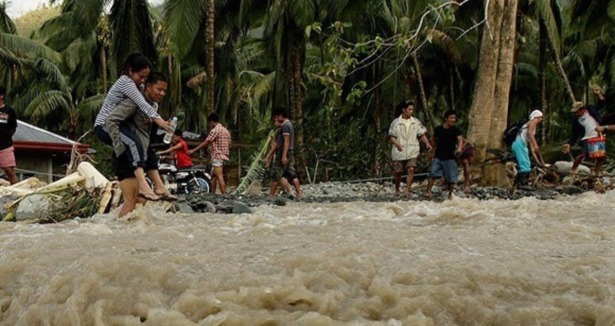 Filipinler'de tayfun alarmı