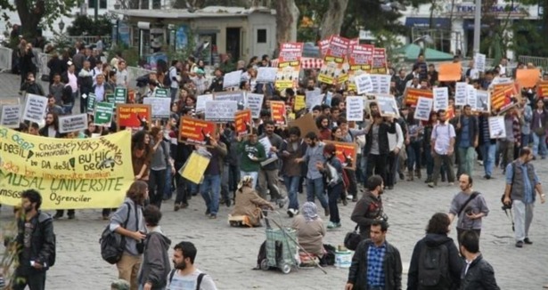 YÖK, kuruluş yıl dönümünde protesto edildi