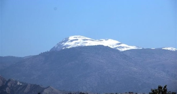 Ilgaz Dağı'na mevsimin ilk karı düştü