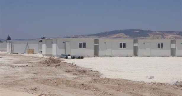 İHH'dan Suriye'ye 10 bin kişilik konteyner kent