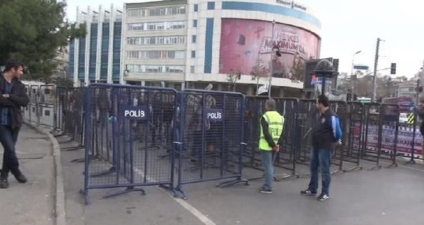 Kadıköy'de miting öncesi olay