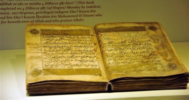 8 asırlık Kur'an-ı Kerim ilgi çekiyor