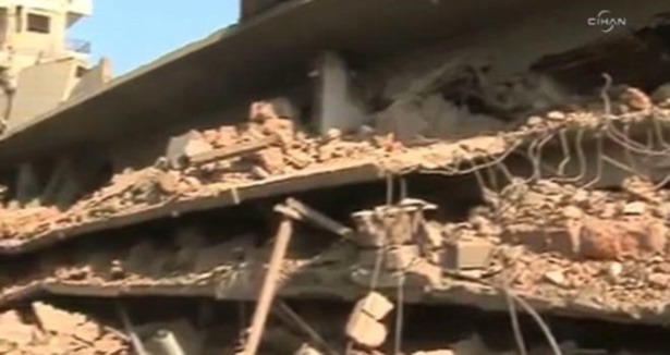 Hindistan'da inşaat halindeki bina çöktü: 14 ölü