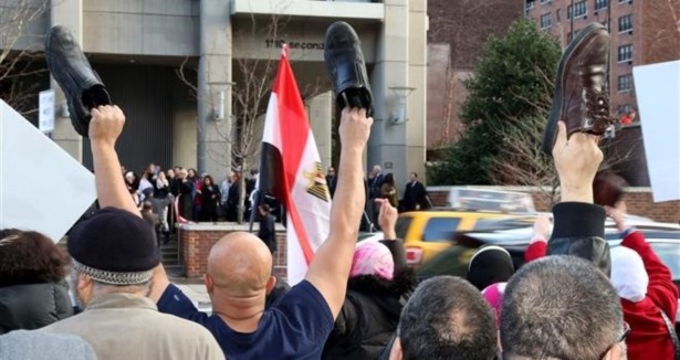 New York'ta Mısır'daki referanduma protesto