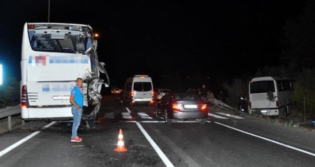 Manavgat'ta trafik kazası: 3'ü turist 4 yaralı