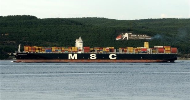 Dev konteyner gemisi Çanakkale Boğazı'nı kapattı