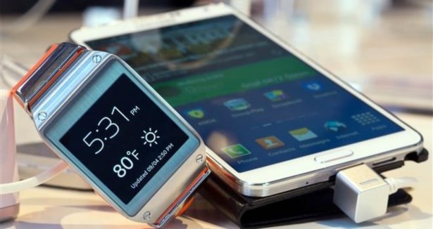 Samsung 'akıllı saat'ini tanıttı
