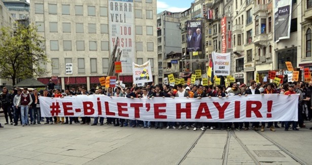 E-bilet protestosu TOMA'lı bitti