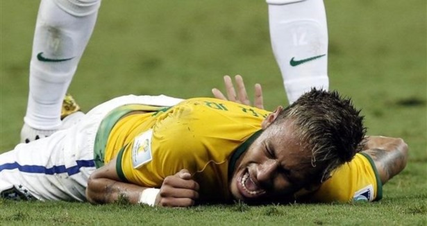 Neymar'ı hakem sakatlamış!