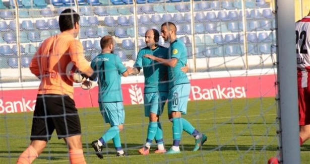Adana Demirspor kupada gruplara kaldı