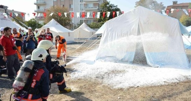Çadırkent'te yangın: 1 çocuk öldü