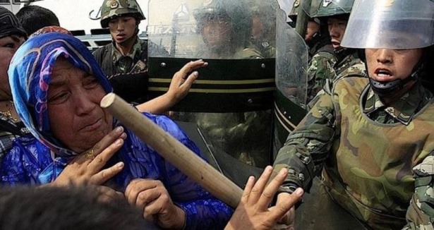 Çin işkencesi devam ediyor