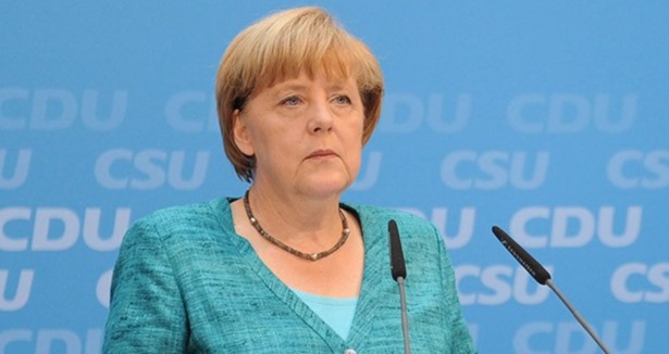 Merkel hukuksuzluğu savundu