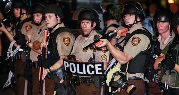 Ferguson'da polis kibirli ve küstah davrandı