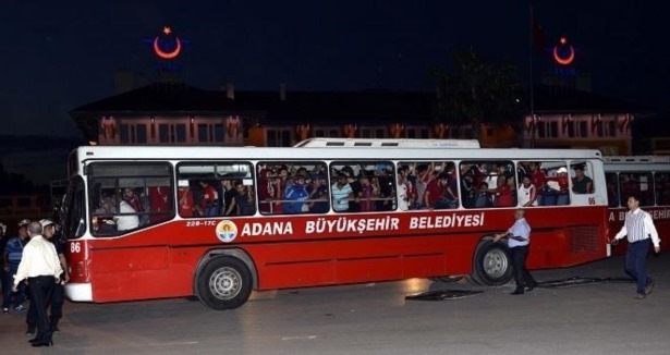 Adana'da maç öncesi olay