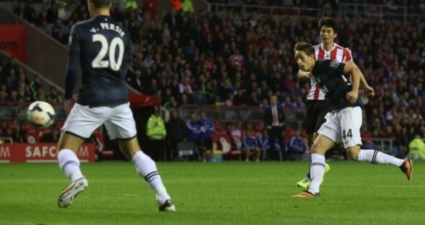Manchester'ı 18'lik golcü kurtardı!