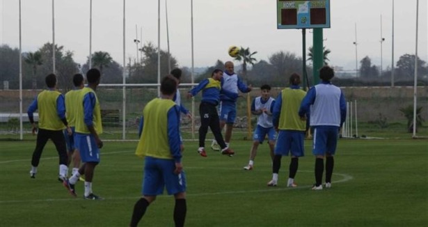 Akhisar Galatasaray maçı için kampa girdi