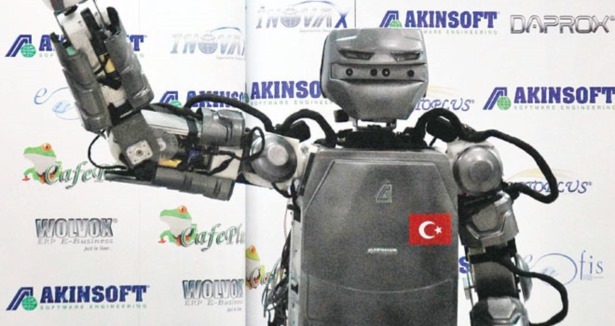 Türkiye'nin ilk yerli yürüyen robotu