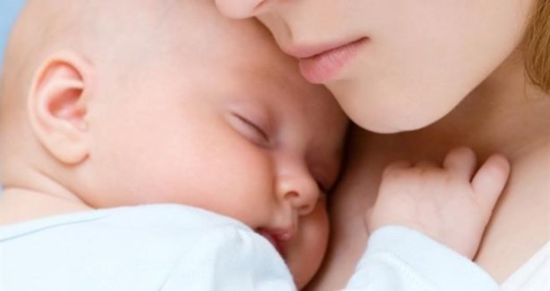 Bebeklere ilk 6 ay anne sütü