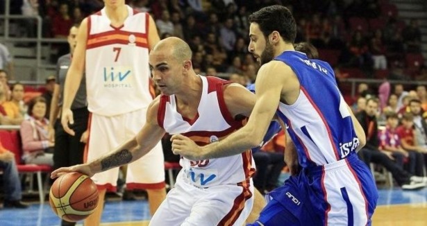 Galatasaray Efes'i devirdi