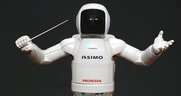 Robot Asimo artık koşup zıplıyor