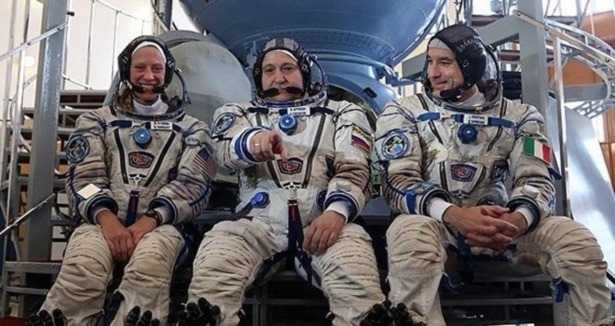 Astronotlar uzay yürüyüşüne çıktı!