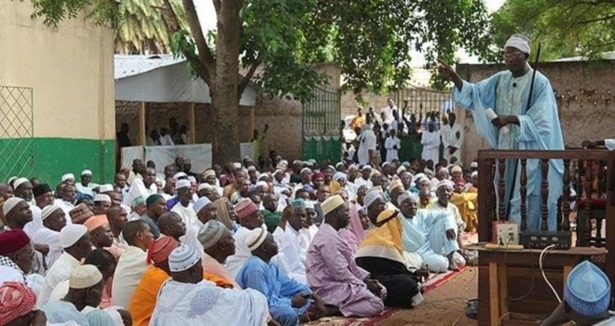 Orta Afrika'da kiliseyi Müslümanlar koruyor