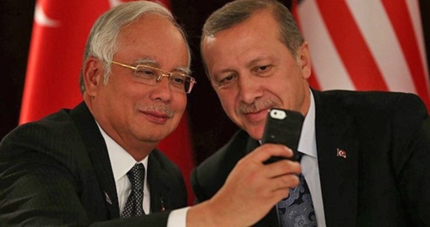 Başbakan Erdoğan'dan selfie fotoğrafı
