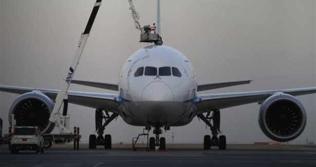 Japonya'da Boeing uçuşları durduruldu