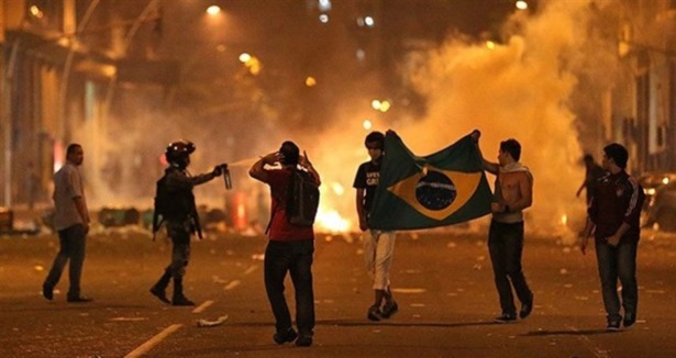 Brezilya'daki gösterilerde 1 kişi daha öldü