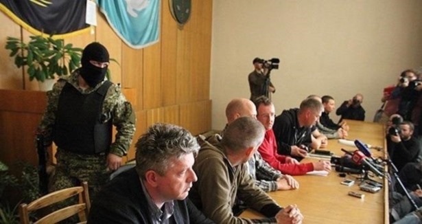 Askeri gözlemciler AGİT heyetine teslim edildi