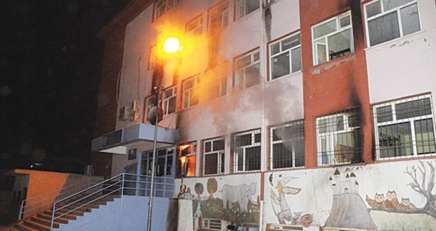 PKK üç okulu daha yaktı