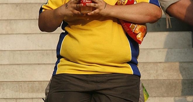 Obezite erken ergenliğe neden oluyor