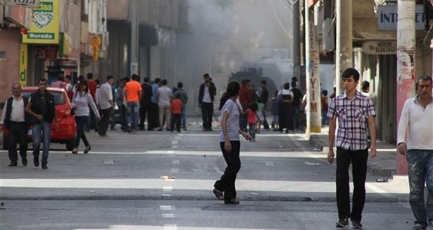 Diyarbakır'da muhabirlere saldırı