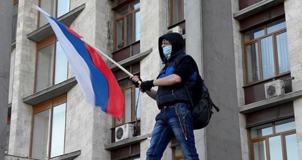 Rusya yanlıları Donetsk Valiliği'ne girdi
