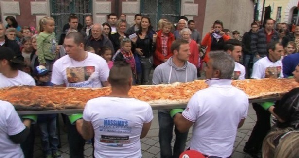 İşte dünyanın en büyük pizzası!