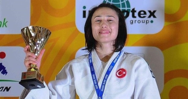 Ebru Şahin altın madalya kazandı