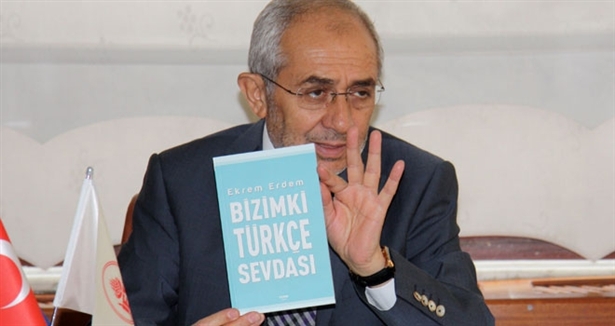 Mevcut Anayasa'nın dili Türkçe özürlü