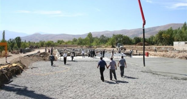 Erzincan'da ''Süt Üretim Tesisi'nin'' temeli atıld