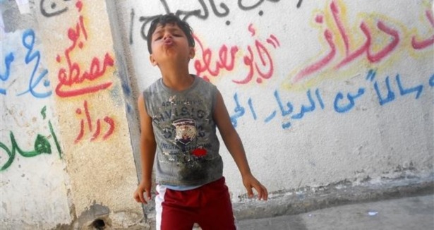 Filistin kampında çocuklarla hayatın rengini karel