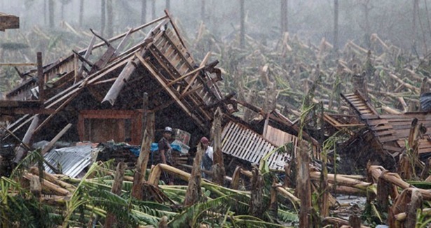 Filipinler'de fırtına: 2 ölü