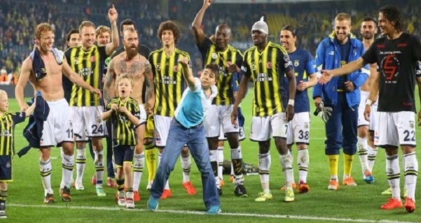 Futbolcuların çocukları Fenerbahçe'yi yaktı