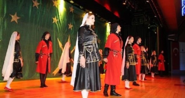 Çerkeslerden İstanbul'da kültür buluşması