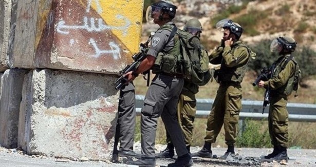 İsrail 21 Filistinliyi daha gözaltına aldı